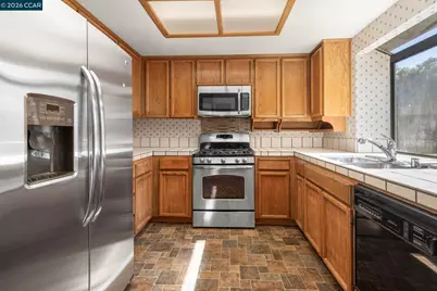 270 Willow Lake Dr, Martinez, CA 94553 - Photo 13