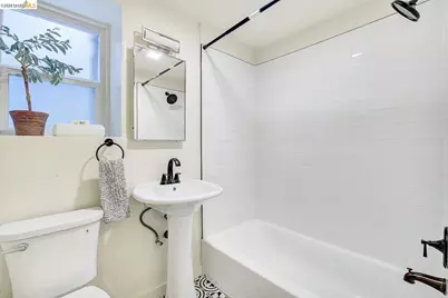 3929 Ruby St, Oakland, CA 94609 - Photo 41
