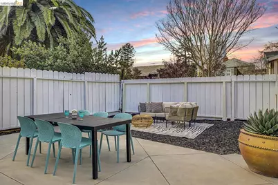 3929 Ruby St, Oakland, CA 94609 - Photo 49