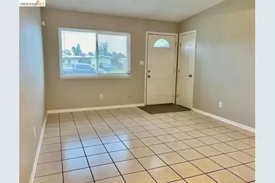 3839 Moonbeam Dr, Sacramento, CA 95827 - Photo 3