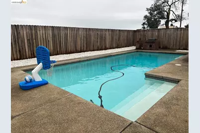 3839 Moonbeam Dr, Sacramento, CA 95827 - Photo 15