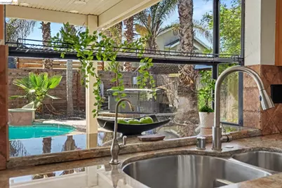 2110 Largo Ct, Discovery Bay, CA 94505 - Photo 3