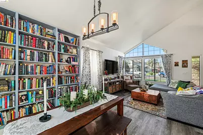 2110 Largo Ct, Discovery Bay, CA 94505 - Photo 15