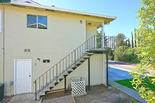 1387 Del Rio Cir, Concord, CA 94518 - Photo 3