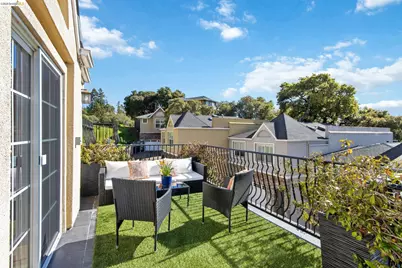 1260 Ariane Ct, Oakland, CA 94619 - Photo 33