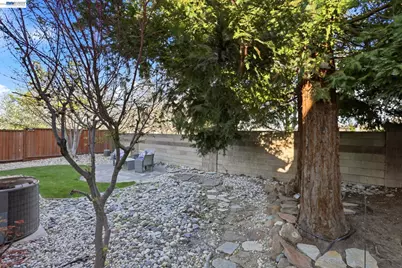 1702 Highland Cir, Fairfield, CA 94534 - Photo 35