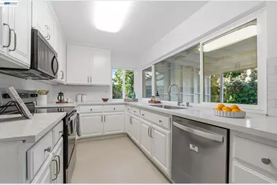 8092 Olympic Ct, Newark, CA 94560 - Photo 11