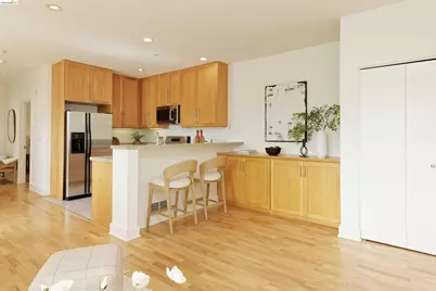 371 30th Street #404, Oakland, CA 94609 - Photo 7