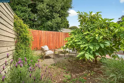 3236 Bona St, Oakland, CA 94601 - Photo 51