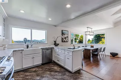 208 Princeton Ave, Mill Valley, CA 94941 - Photo 9