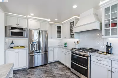 208 Princeton Ave, Mill Valley, CA 94941 - Photo 11