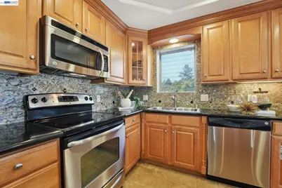 1608 Golden Rain Road #1, Walnut Creek, CA 94595 - Photo 17