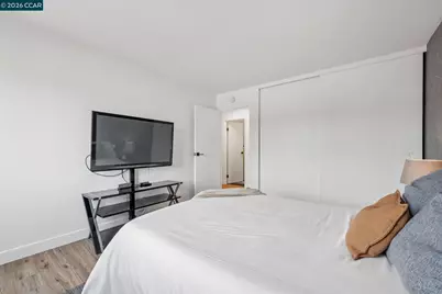 360 Vernon St #304, Oakland, CA 94610 - Photo 19