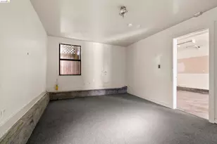 464 42nd St, Oakland, CA 94609 - Photo 25