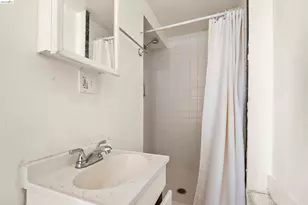 464 42nd St, Oakland, CA 94609 - Photo 17