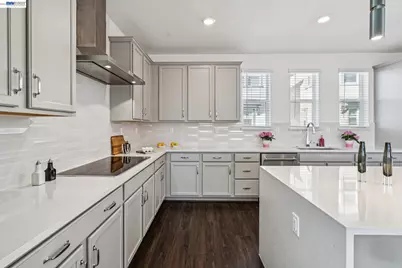 646 Eucalyptus Way, Alameda, CA 94501 - Photo 19