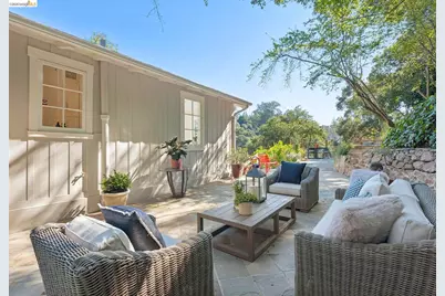 5900 Marden Ln, Oakland, CA 94611 - Photo 39