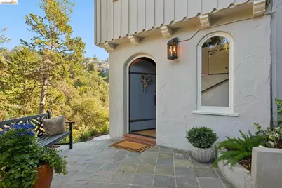 5900 Marden Ln, Oakland, CA 94611 - Photo 5