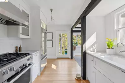 5900 Marden Ln, Oakland, CA 94611 - Photo 25