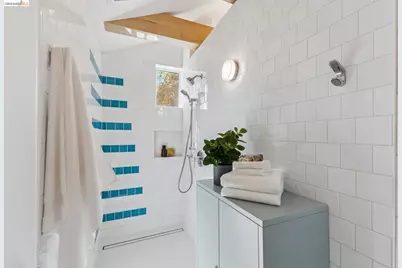 360 Alcatraz Ave, Oakland, CA 94618 - Photo 53