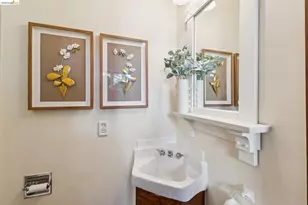 360 Alcatraz Ave, Oakland, CA 94618 - Photo 41