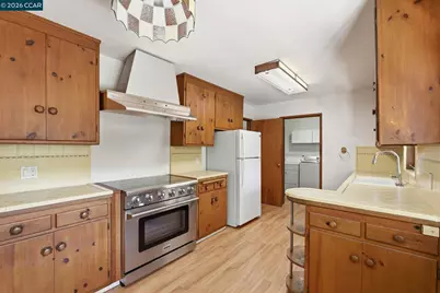 22 Irving Ln, Orinda, CA 94563 - Photo 9