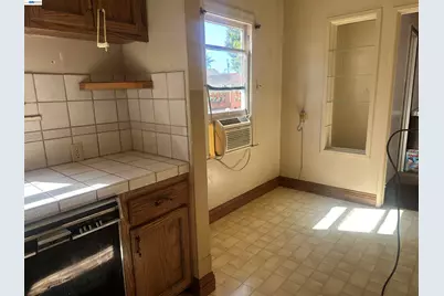 2533 Harrington Ave, Oakland, CA 94601 - Photo 17