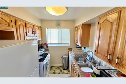 1360 Del Rio Ct #4, Concord, CA 94518 - Photo 11