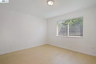 8710 Kelley Dr, Stockton, CA 95209 - Photo 9