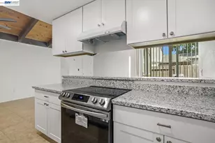 8710 Kelley Dr, Stockton, CA 95209 - Photo 15