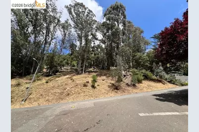 5847 Ascot Dr, Oakland, CA 94611 - Photo 19