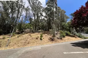 5847 Ascot Dr, Oakland, CA 94611 - Photo 19