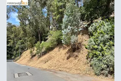 5847 Ascot Dr, Oakland, CA 94611 - Photo 15