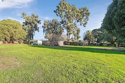 1177 Thiel Rd, Hayward, CA 94544 - Photo 43