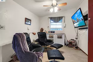 1177 Thiel Rd, Hayward, CA 94544 - Photo 7