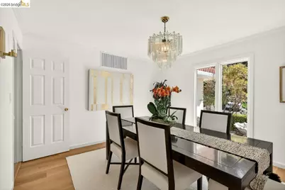 10565 Englewood Drive, Oakland, CA 94605 - Photo 11