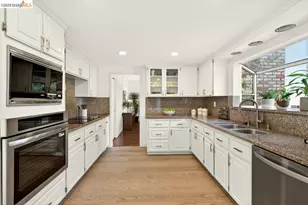 10565 Englewood Dr, Oakland, CA 94605 - Photo 13