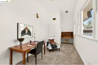 10565 Englewood Drive, Oakland, CA 94605 - Photo 25