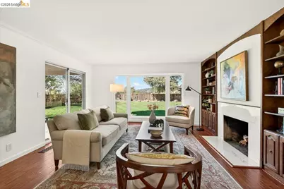 10565 Englewood Drive, Oakland, CA 94605 - Photo 9