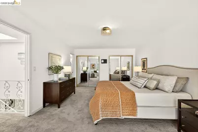 10565 Englewood Drive, Oakland, CA 94605 - Photo 37