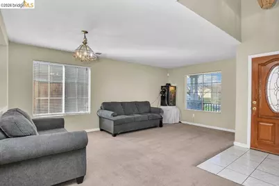 2004 Hedge Way, Brentwood, CA 94513 - Photo 3