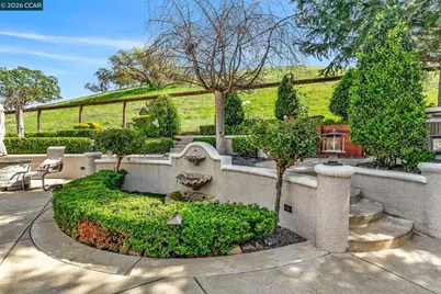 974 Rosehedge Ct, Concord, CA 94521 - Photo 37