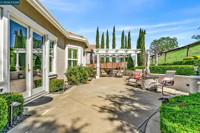 974 Rosehedge Ct, Concord, CA 94521 - Photo 41