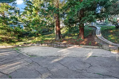 230 Fairlawn Dr, Berkeley, CA 94708 - Photo 45