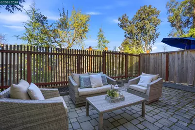 208 Siskiyou Ct, Walnut Creek, CA 94598 - Photo 47