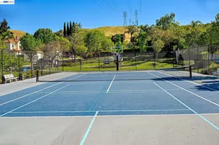 2135 Bluerock Cir, Concord, CA 94521 - Photo 37