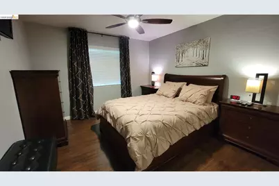 1839 42nd St, Sacramento, CA 95819 - Photo 5