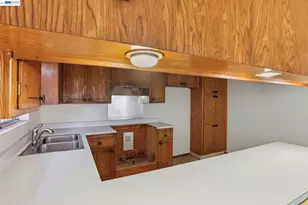 2550 Damuth St, Oakland, CA 94602 - Photo 15