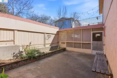 2550 Damuth St, Oakland, CA 94602 - Photo 41