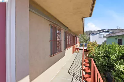 2550 Damuth St, Oakland, CA 94602 - Photo 5